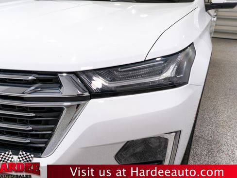 Used 2023 Chevrolet Traverse LT w/ LT Premium Package AWD/4WD image 8