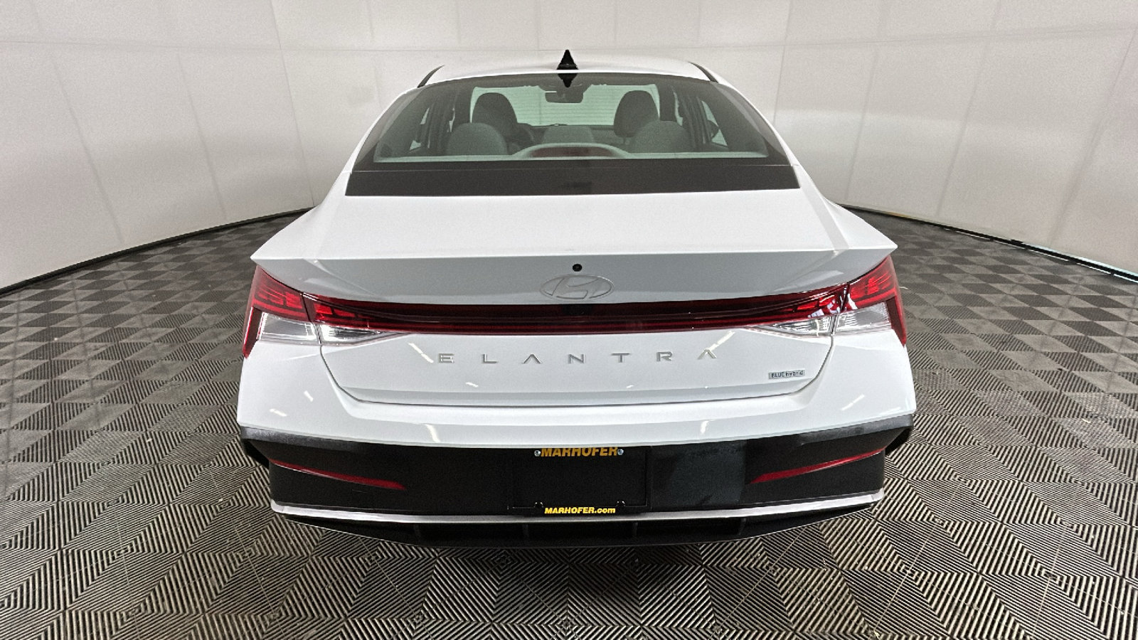 Used 2025 Hyundai Elantra Hybrid FWD image 4