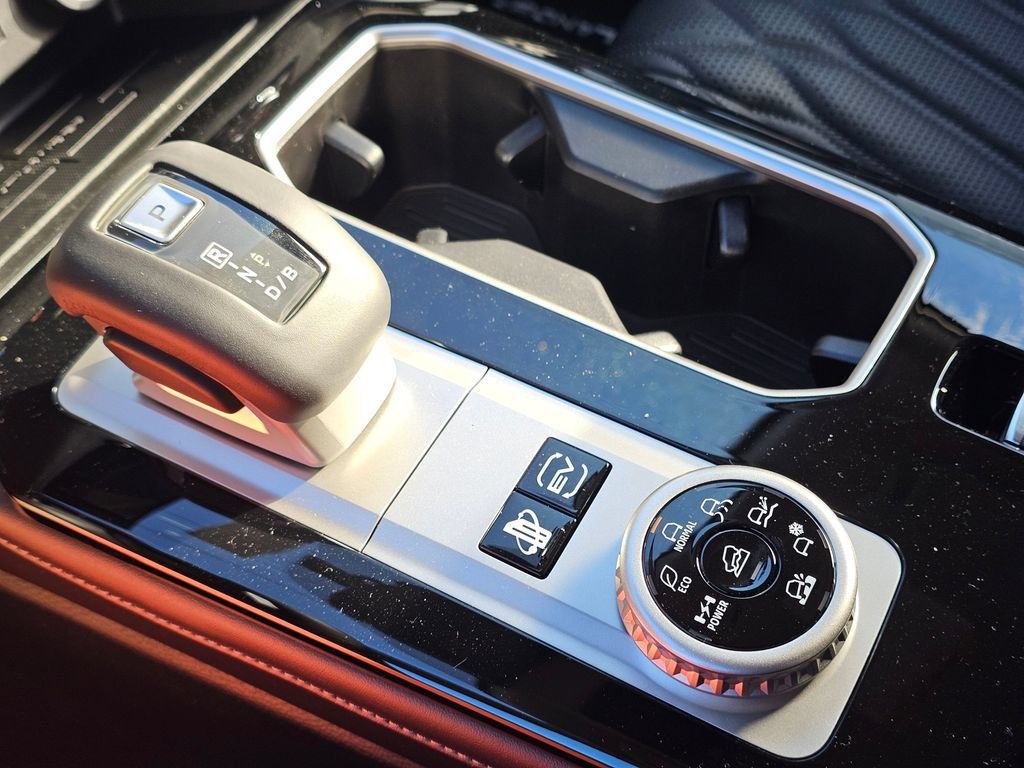 New 2026 Mitsubishi Outlander SEL AWD/4WD image 24