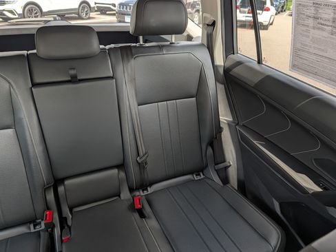 Certified 2024 Volkswagen Tiguan SE w/ MDO Package, Two-Row AWD/4WD image 14