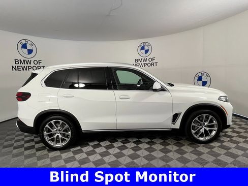 Used 2024 BMW X5 xDrive40i w/ Parking Assistance Package image 8