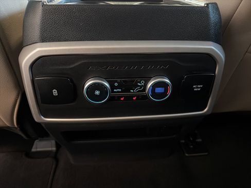Used 2024 Ford Expedition Max Limited image 17