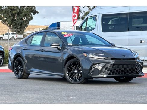 New 2026 Toyota Camry SE FWD image 2