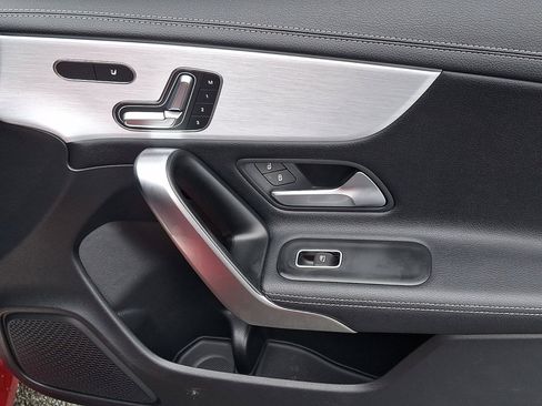 Used 2021 Mercedes-Benz CLA 250 4MATIC image 10