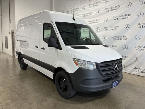 New 2025 Mercedes-Benz Sprinter 2500 image 2