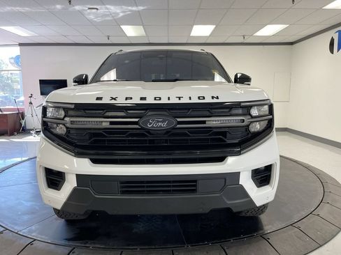 Used 2025 Ford Expedition Tremor AWD/4WD image 3