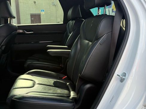 Used 2024 Hyundai Palisade Calligraphy image 11