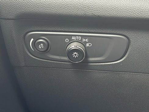 Certified 2023 Buick Envision Essence image 24