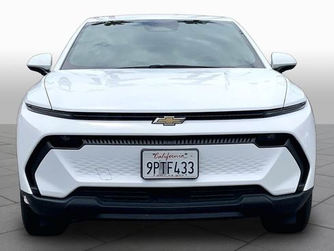 Used 2025 Chevrolet Equinox EV LT FWD image 3