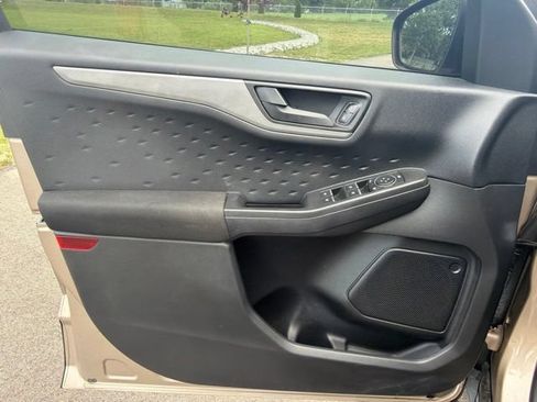 Used 2020 Ford Escape S AWD/4WD image 17
