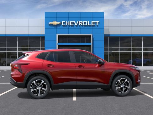 New 2026 Chevrolet Trax RS w/ Driver Confidence Package FWD image 5