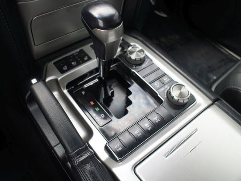 Used 2019 Toyota Land Cruiser AWD/4WD image 13