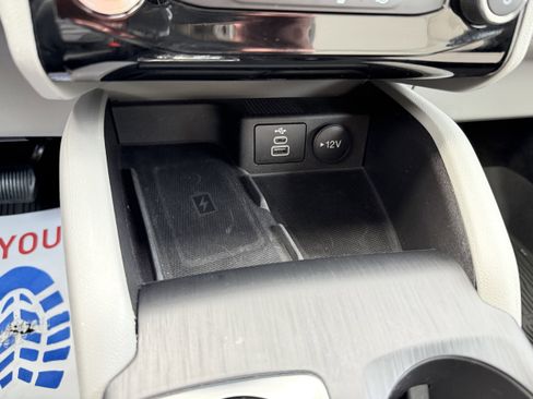 Used 2025 Ford Escape Platinum w/ Class II Trailer Tow Package image 19