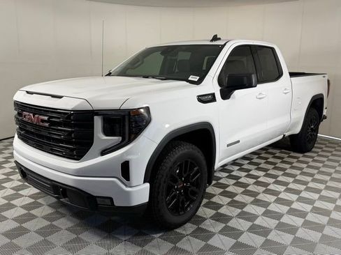 Used 2025 GMC Sierra 1500 Elevation image 2