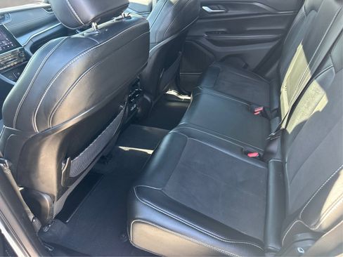 Used 2023 Jeep Grand Cherokee Altitude AWD/4WD image 12