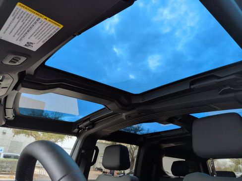 Used 2024 GMC Hummer EV 3X w/ Extreme Off-Road Package image 26