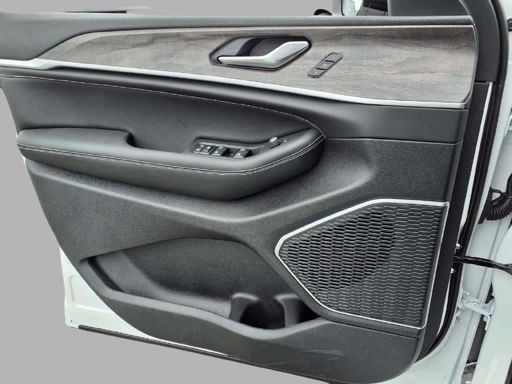 New 2026 Jeep Grand Cherokee Limited AWD/4WD image 18