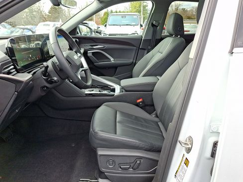 Certified 2025 Audi Q5 Premium w/ Convenience Package image 18
