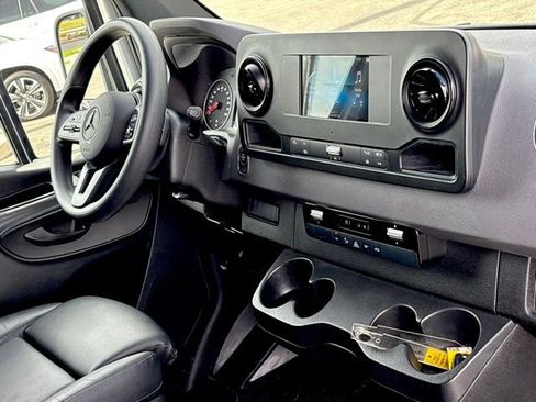 Used 2024 Mercedes-Benz Sprinter 144 Cargo image 25