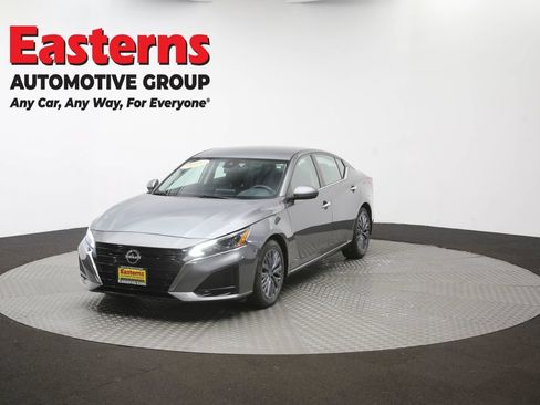 Used 2023 Nissan Altima 2.5 SV FWD image 54
