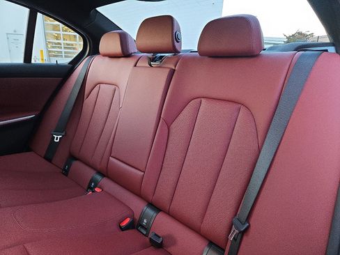 Used 2025 BMW 330i xDrive Sedan w/ M Sport Package image 11