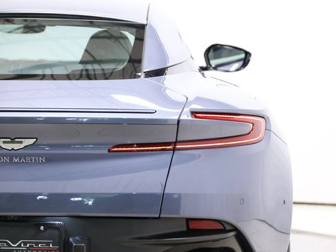 Used 2019 Aston Martin DB11 Coupe RWD image 61