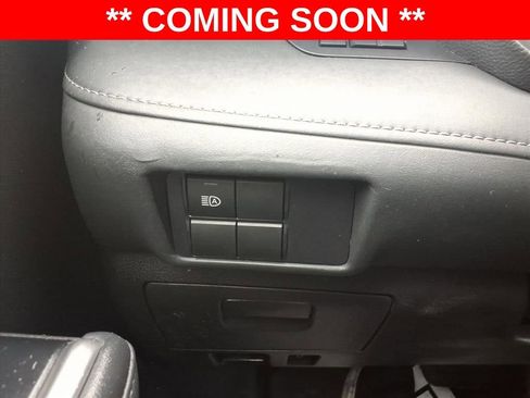 Used 2022 Toyota Highlander L image 13