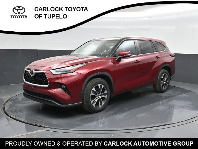 Used 2023 Toyota Highlander XLE FWD image 1
