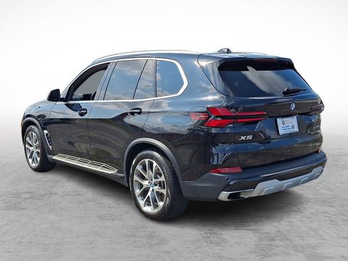 Used 2025 BMW X5 xDrive50e AWD/4WD image 3