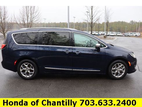 Used 2019 Chrysler Pacifica Limited w/ Advanced Safetytec Group image 8