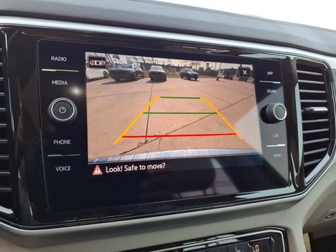 Used 2023 Volkswagen Atlas SE w/ Panoramic Sunroof Package FWD image 38