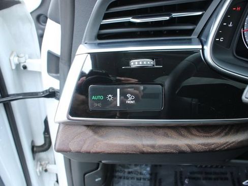 Used 2021 Audi Q8 Prestige AWD/4WD image 16