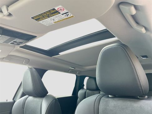 New 2025 Mitsubishi Outlander SE image 23