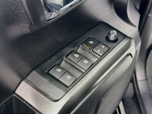 Used 2020 Toyota Tacoma TRD Sport AWD/4WD image 18