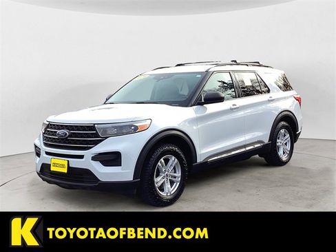 Used 2020 Ford Explorer XLT image 1