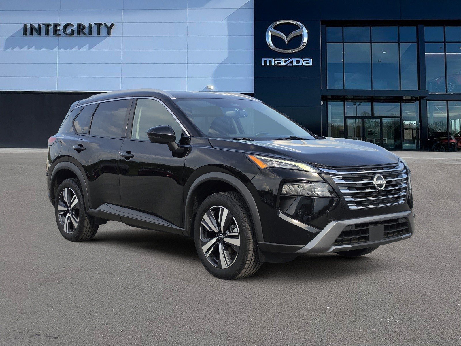 Used 2024 Nissan Rogue SL FWD image 2