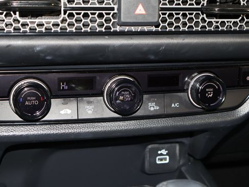 Used 2025 Honda HR-V Sport image 28