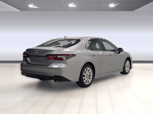 Used 2023 Toyota Camry LE image 7