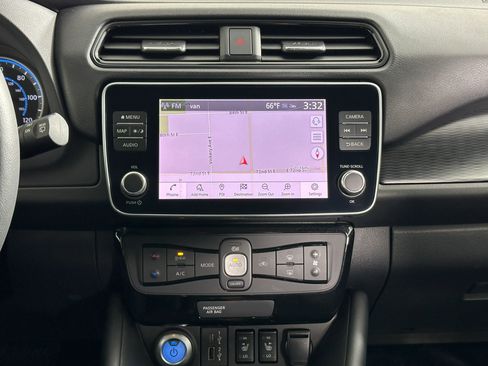 Used 2021 Nissan Leaf SV image 16