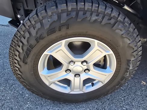 Used 2020 Jeep Gladiator Rubicon AWD/4WD image 8