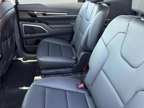 New 2025 Kia Telluride S image 18