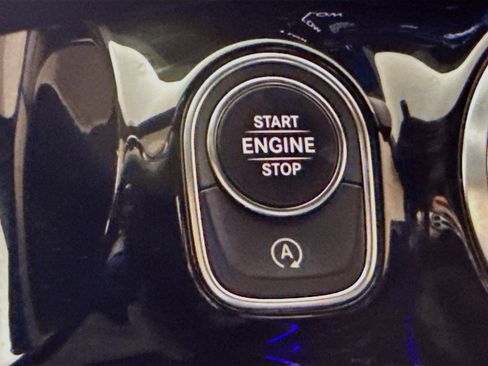 Used 2023 Mercedes-Benz GLA 250 4MATIC w/ Premium Package image 21