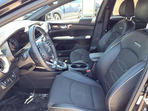 Certified 2023 Kia Forte GT-Line FWD image 7