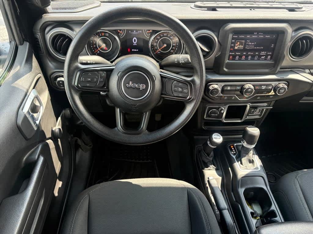 Used 2022 Jeep Gladiator Sport AWD/4WD image 4