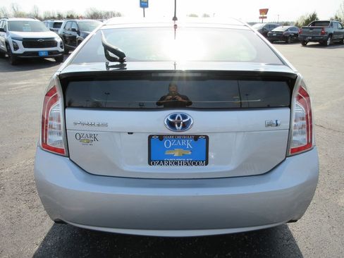 Used 2015 Toyota Prius Two image 4
