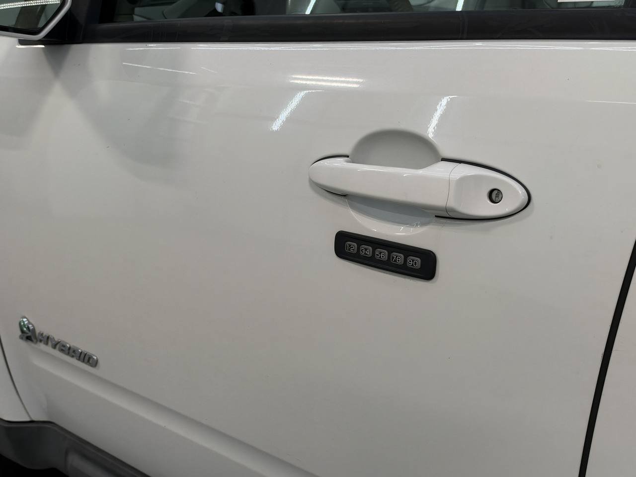 Used 2010 Ford Escape 4WD Hybrid image 14