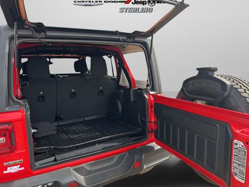 Used 2021 Jeep Wrangler Unlimited Sahara image 20