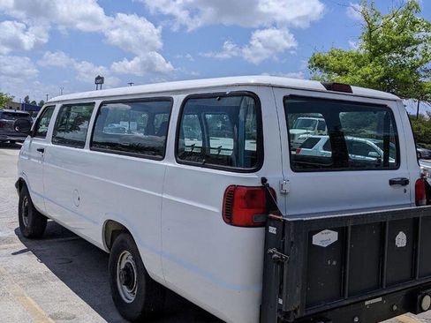 Used 2002 Dodge B3500 RWD image 6