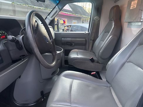 Used 2016 Ford E-350 and Econoline 350 Super Duty w/ Power Windows & Locks Group image 41