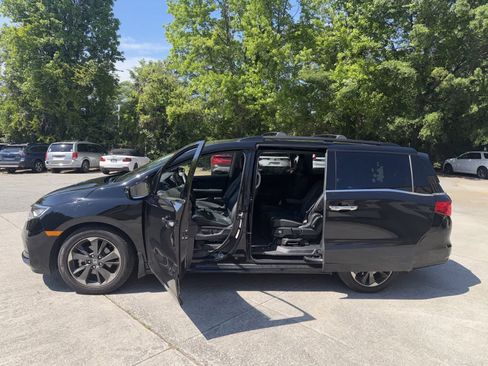 Used 2023 Honda Odyssey Elite image 17